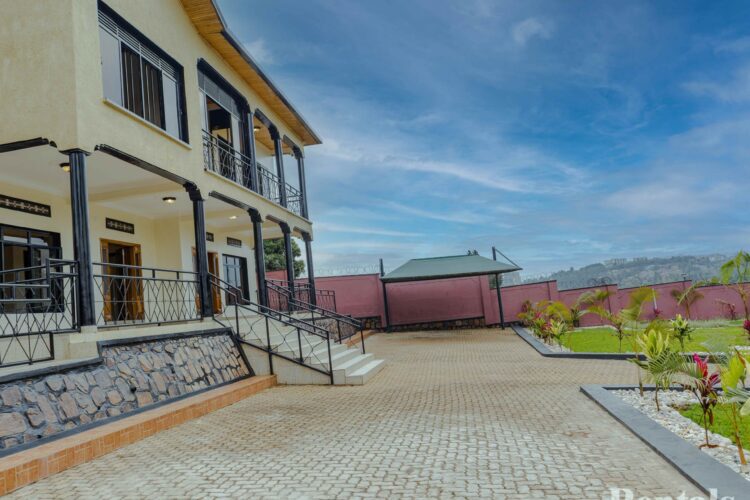A Charming Villa For Rent in Nyarutarama