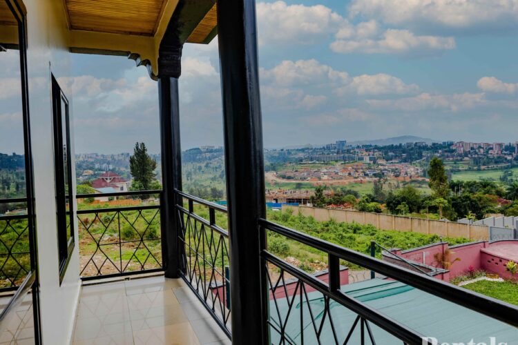 A Charming Villa For Rent in Nyarutarama