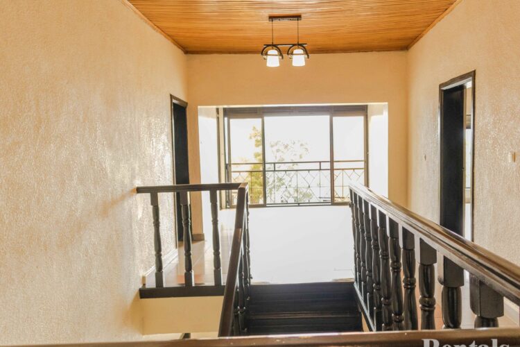 A Charming Villa For Rent in Nyarutarama