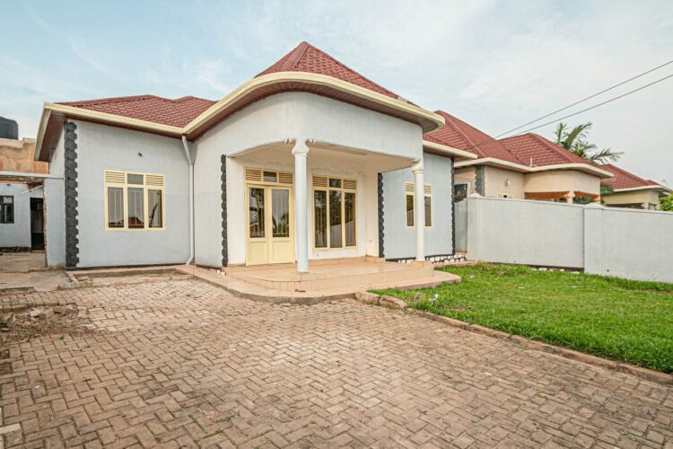Rented! Convenient 4BR/3BA Home for Students in Sekimondo Estate, Bumbogo